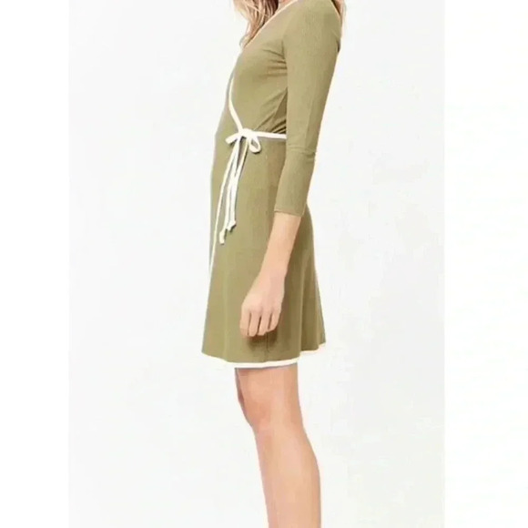 🆕Forever21  Olive& White Color Block Wrap Dress S🆕 - Picture 4 of 11
